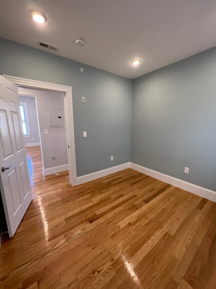 Building Photo - 75 Winchester St