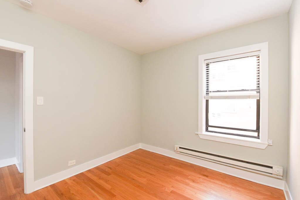 Building Photo - 3727 N Pine Grove Ave