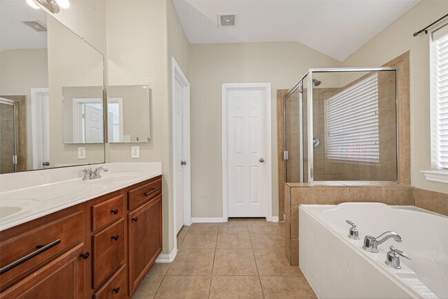 Building Photo - 66 W Lasting Spring Cir