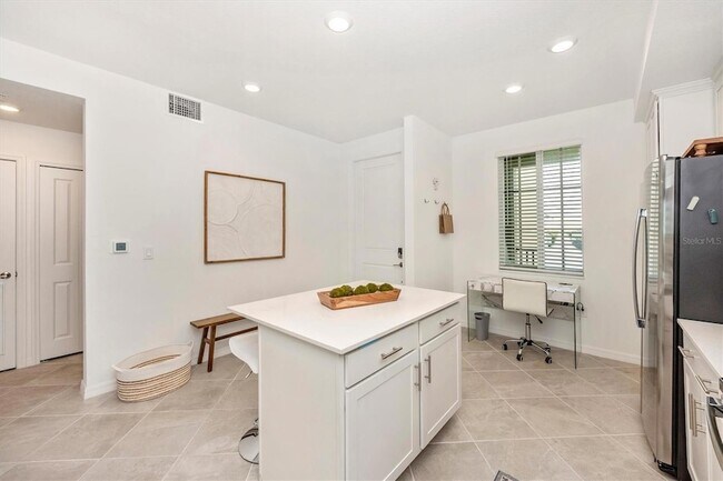 Building Photo - 12240 Wellen Golf St