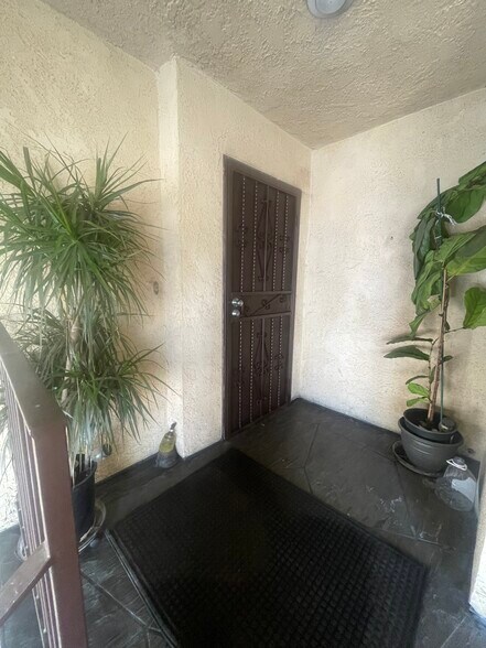 Building Photo - 515 W Gardena Blvd