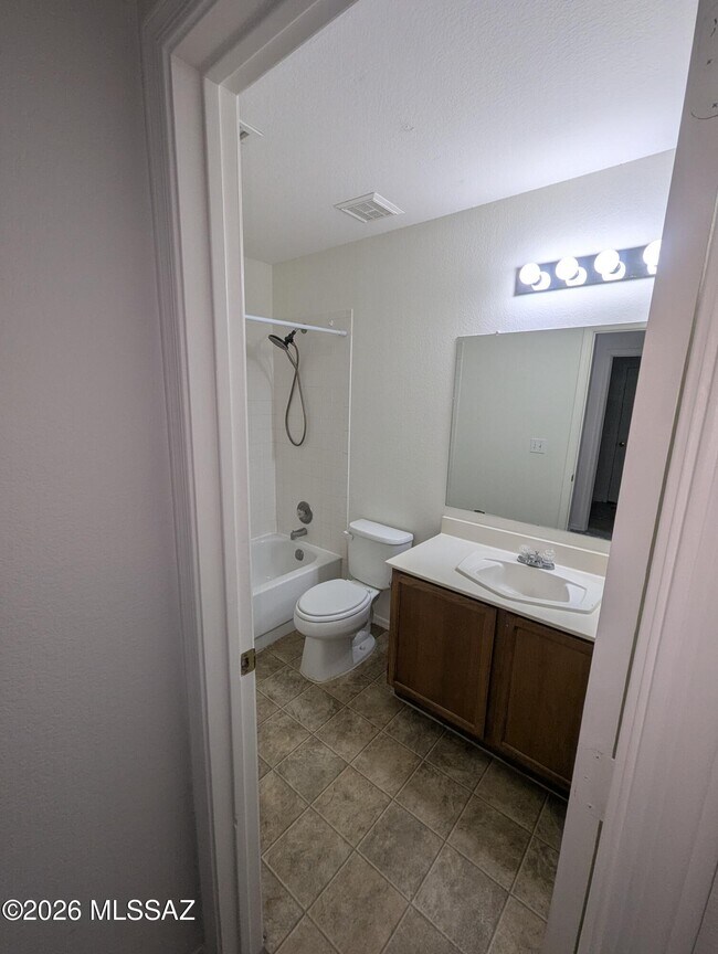 Building Photo - 7254 W Maple Ridge Dr