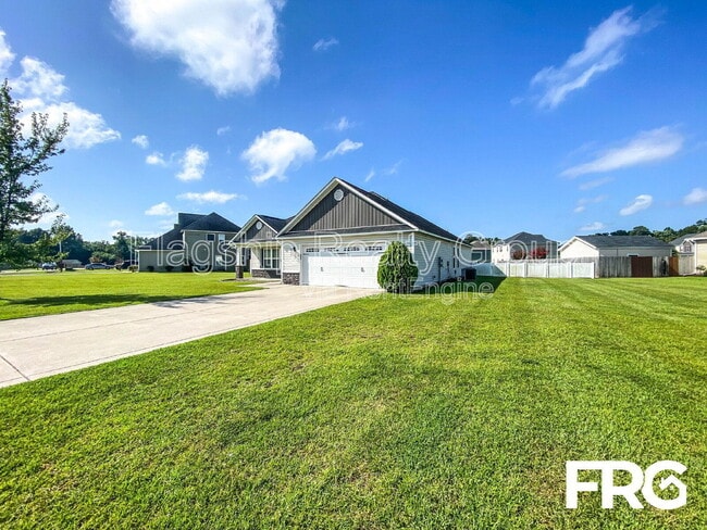 Building Photo - 203 Carew Dr