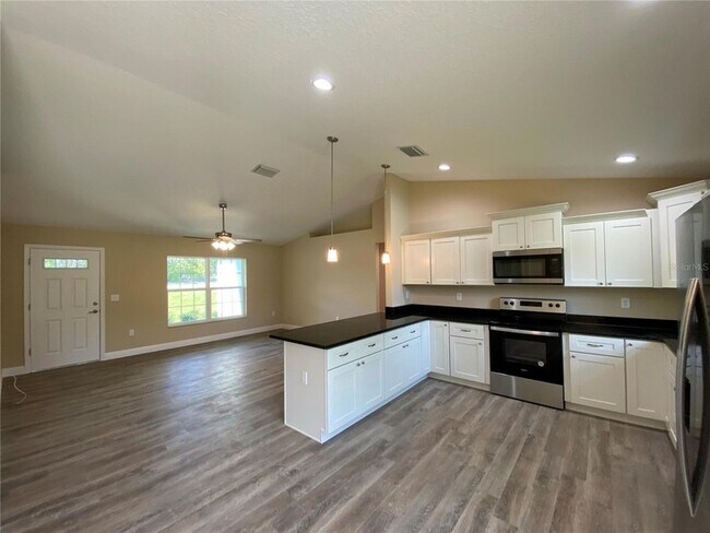 Building Photo - 2810 W Pintado Dr
