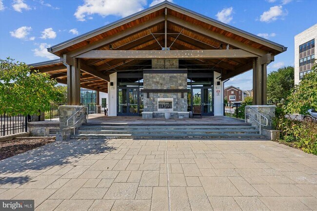 Building Photo - 448 Salk Cir