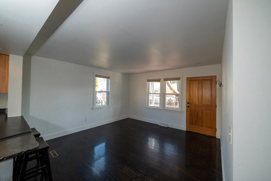 Building Photo - 330 Benton Ave