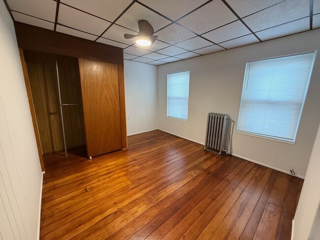 Building Photo - Cute, updated 2BR house coming up for Sept...