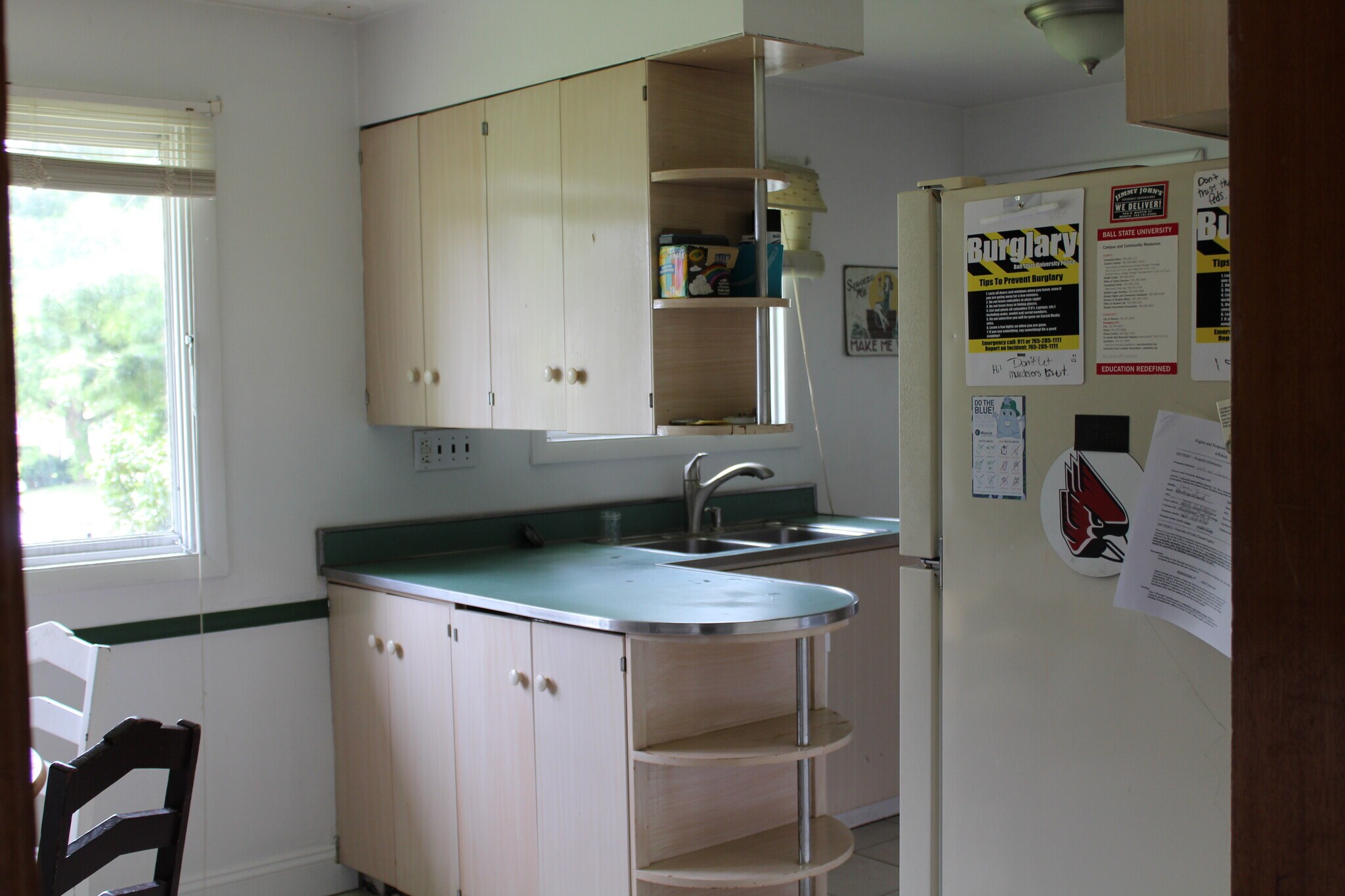 Kitchen - 1129 W Carson St