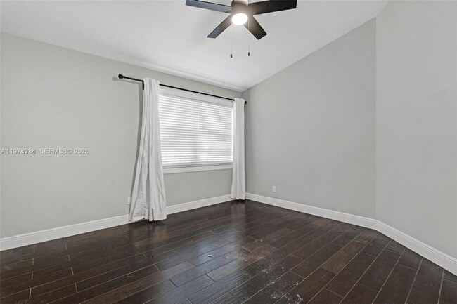 Building Photo - 5621 Carriage Ln