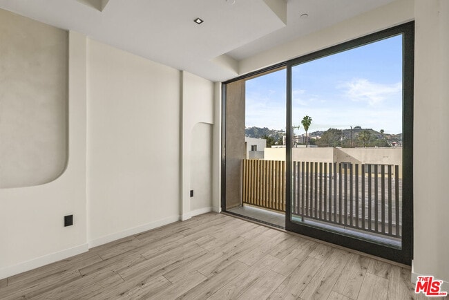 Building Photo - 1021 N Ogden Dr