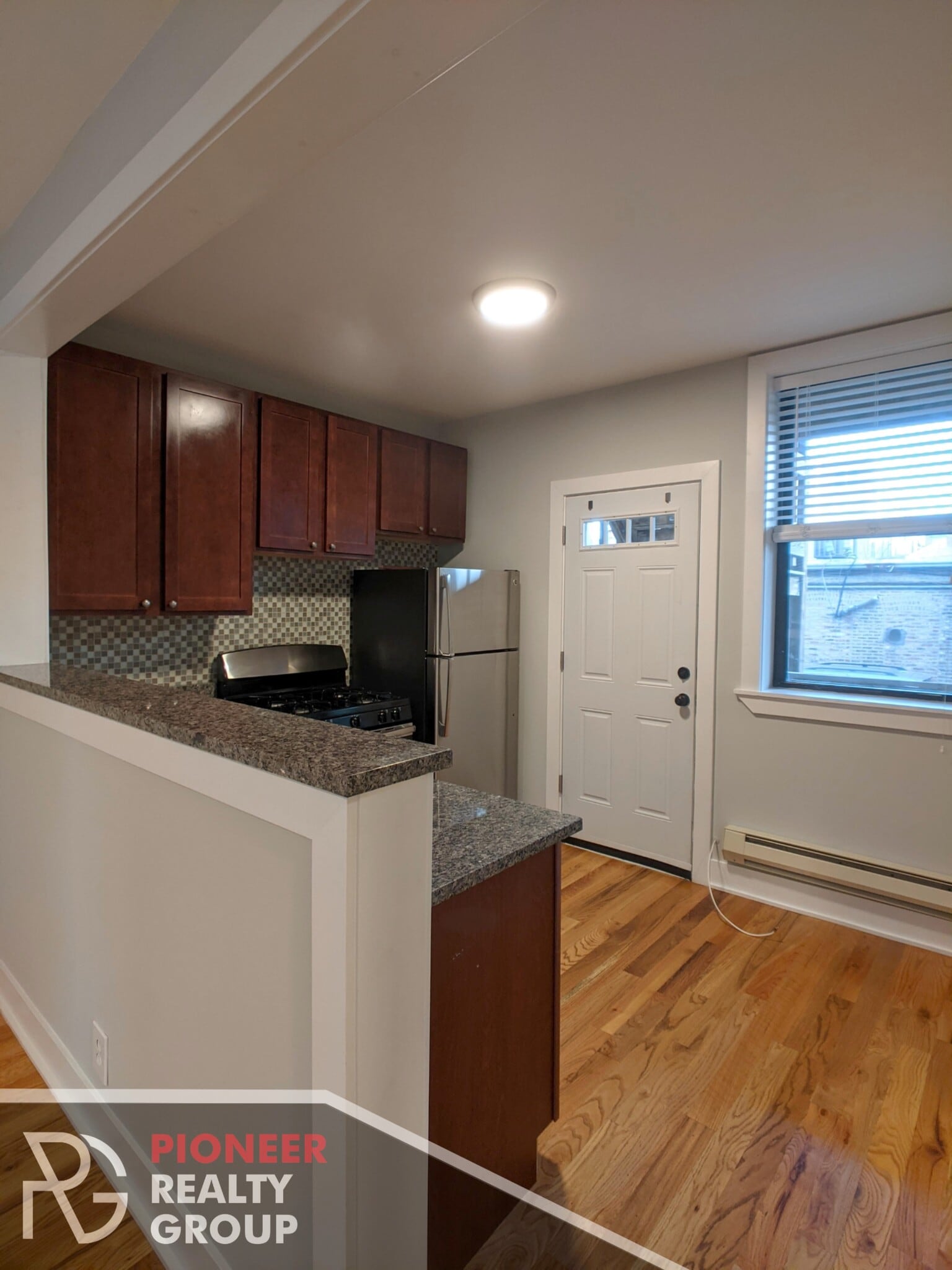 Building Photo - 4409 N Wolcott Ave