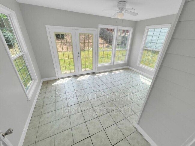 Building Photo - 1926 Leacroft Ct