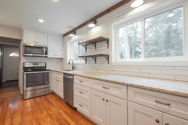 Building Photo - 1041 Warminster Dr