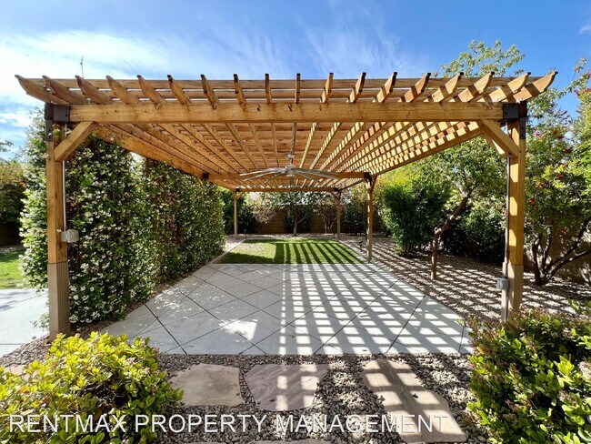 Building Photo - 4 br, 3.5 bath House - 669 COFFEE CHERRIES CT
