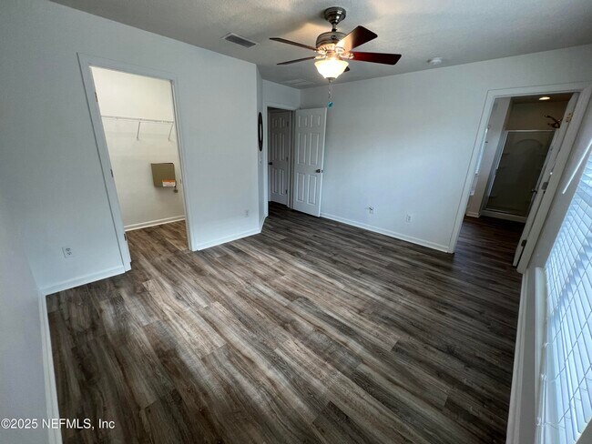 Building Photo - 469 Monet Ave