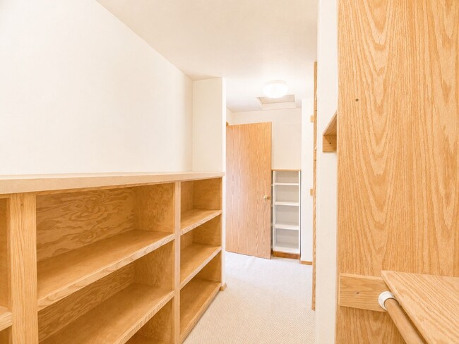 Building Photo - 226 Sparks Dr