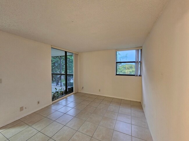 Building Photo - 8441 Forest Hills Dr