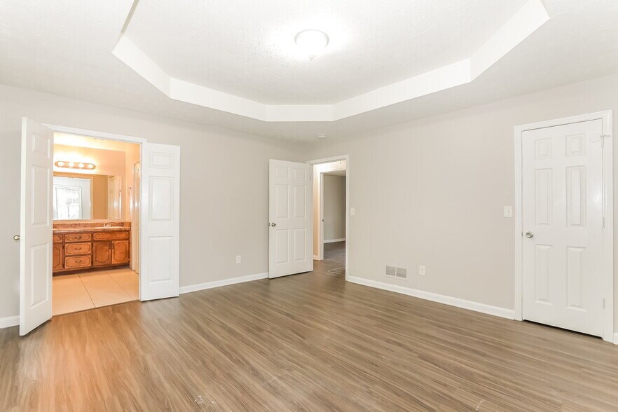 Building Photo - 5712 Mistyview Dr