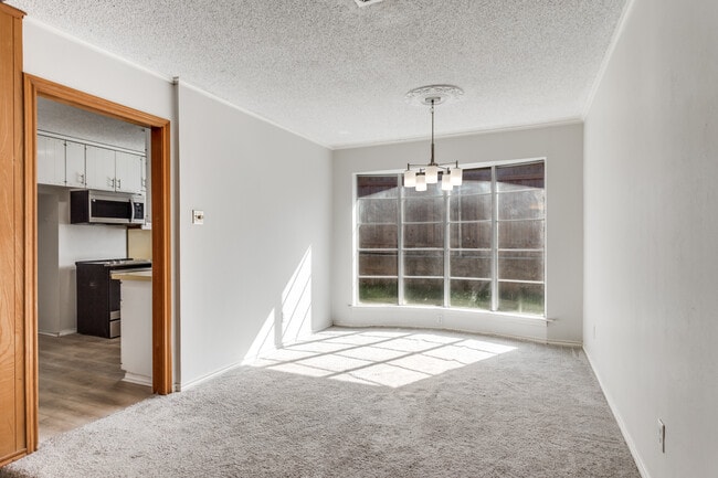 Building Photo - 6801 Lancelot Ct