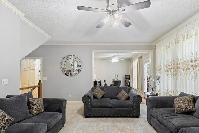 Building Photo - 5341 Meadowlark Dr