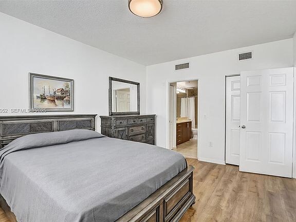 Building Photo - 2421 NE 65th St