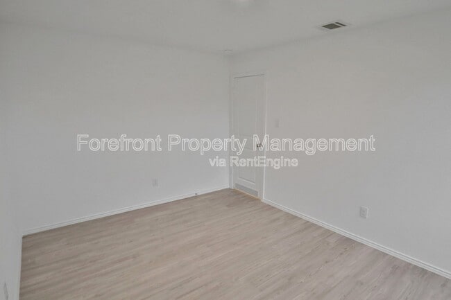 Building Photo - 10307 Devon Wheel St