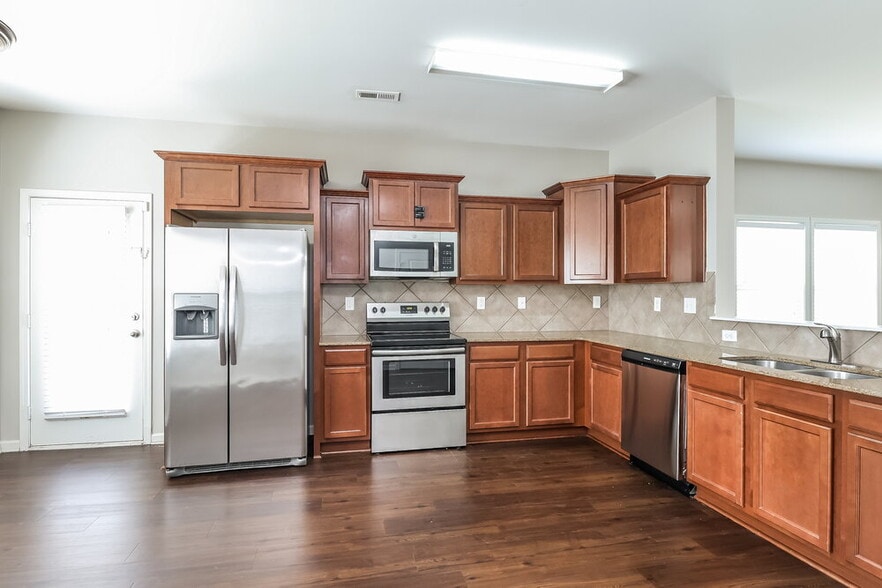 Building Photo - 9711 Cayenne Dr