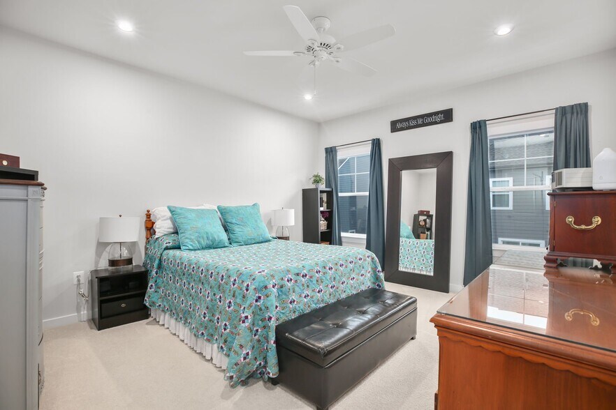 Building Photo - 1721 Beech Leaf St