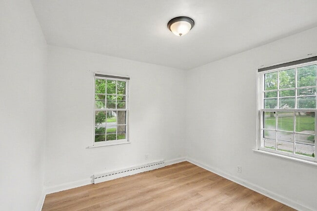 Building Photo - Practical 2 bedroom Rental with Recent Updates $1200/Month