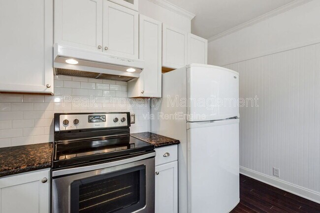 Building Photo - 1404 Wilmington Ave W