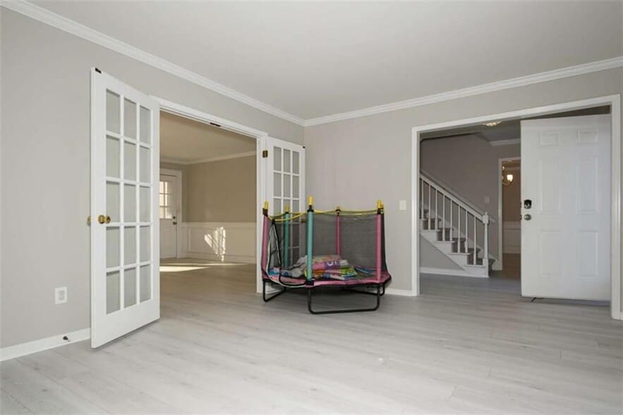 Building Photo - 151 N Lakeside Dr NW