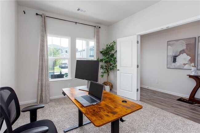 Building Photo - 607 Runnel Dr