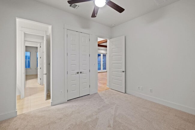 Building Photo - 2217 Seabiscuit Cv