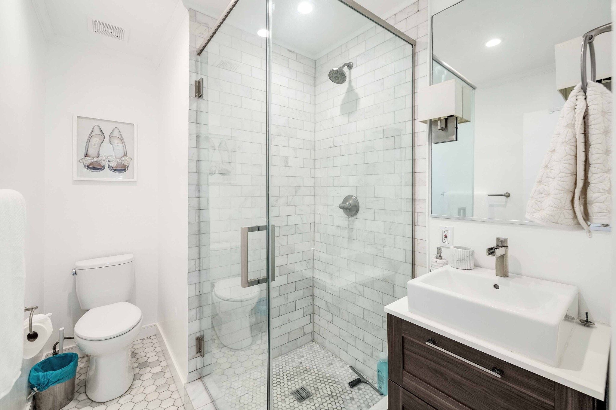 Building Photo - 1221 10th St