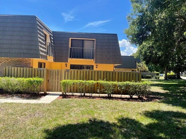Building Photo - Village of Sandalwood