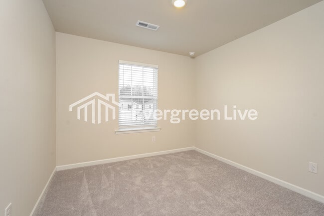 Building Photo - 823 Pear Blossom Ct