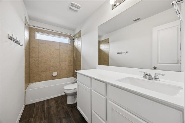 Building Photo - 145 Horsemint Way