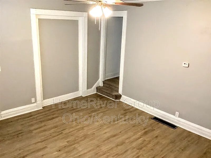 Building Photo - 122 Ash St