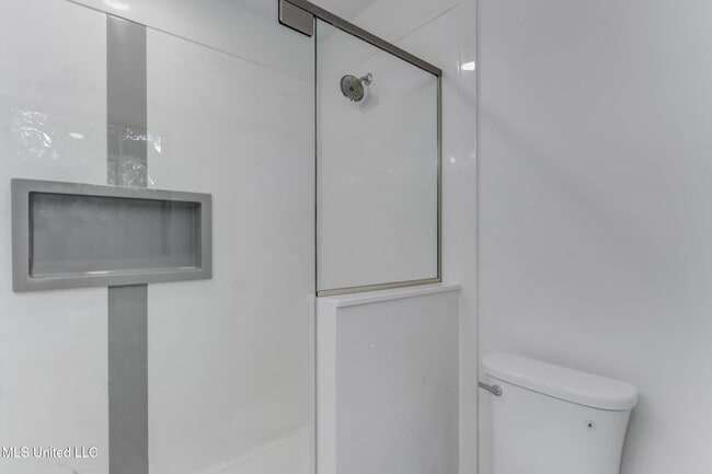 Building Photo - 175 St Charles Ave