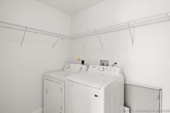 Building Photo - 4962 Leeward Ln