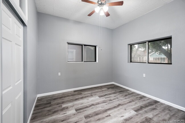 Building Photo - 327 E Whittier St