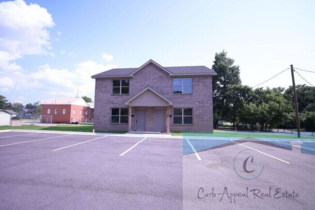 Building Photo - First month move in special $800!! Beautiful 2 bed 2 bath duplex, includes washer and dryer