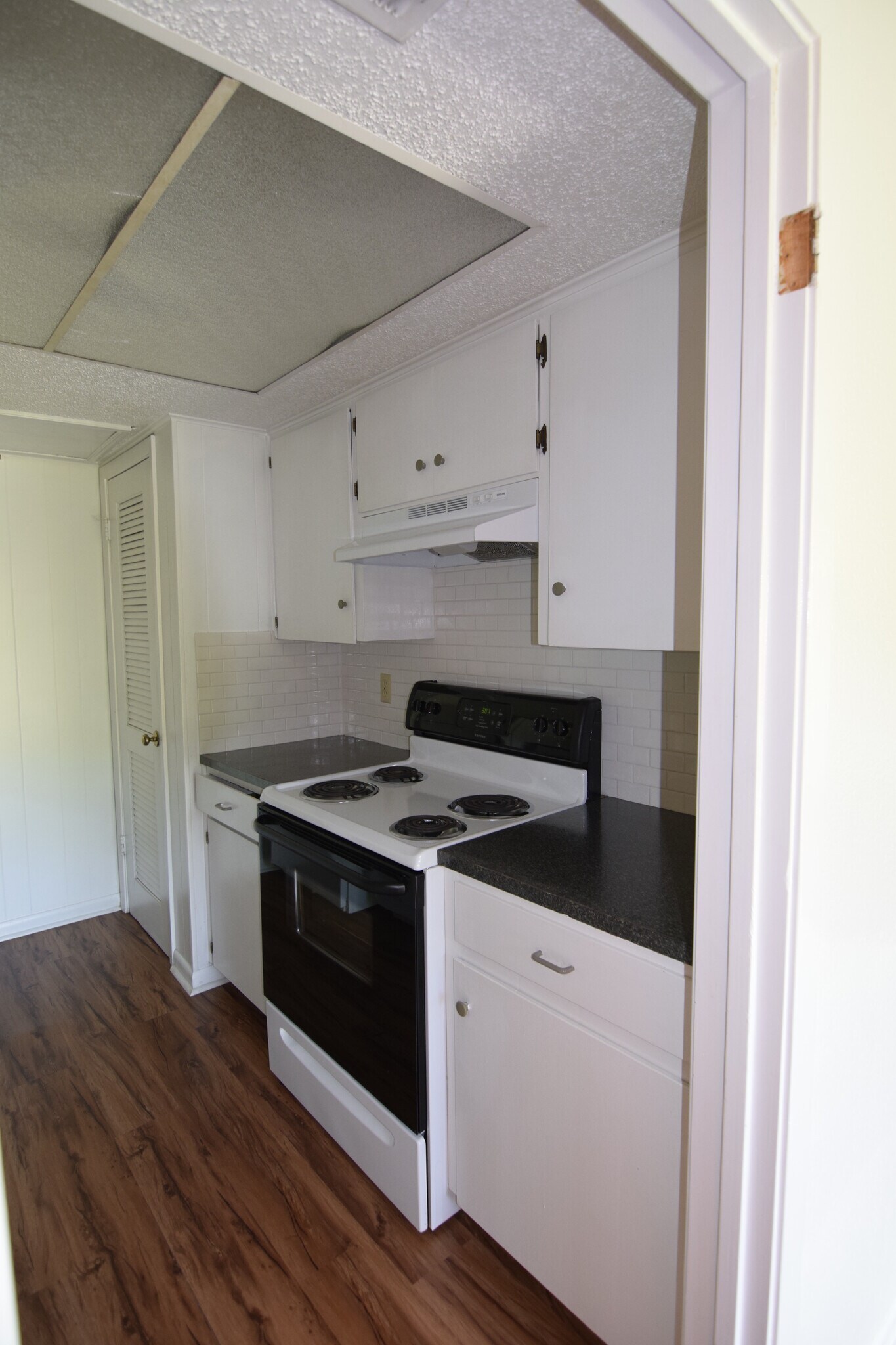 Kitchen with lots of cabinets - 1126 Hollow Creek Dr