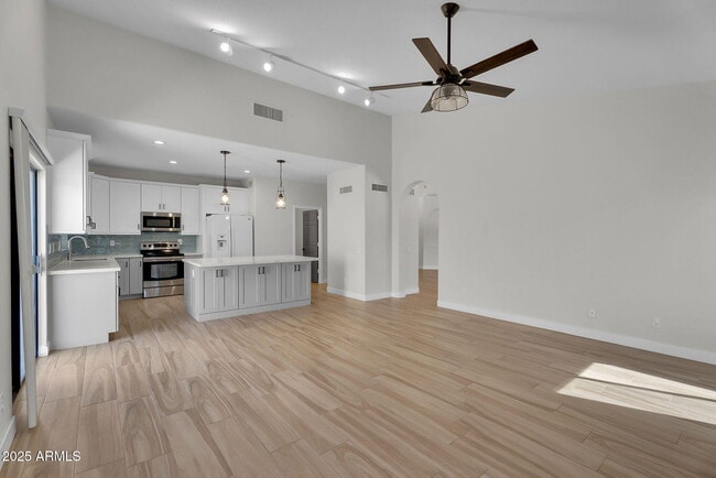 Building Photo - 6245 E Star Valley St