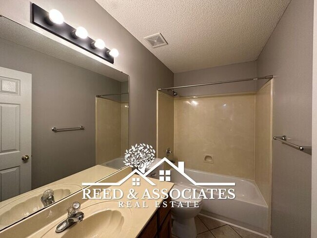 Building Photo - Cordova Home Located off of Houston Levee!