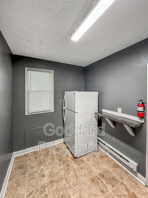 Building Photo - 4910 Poe Ave