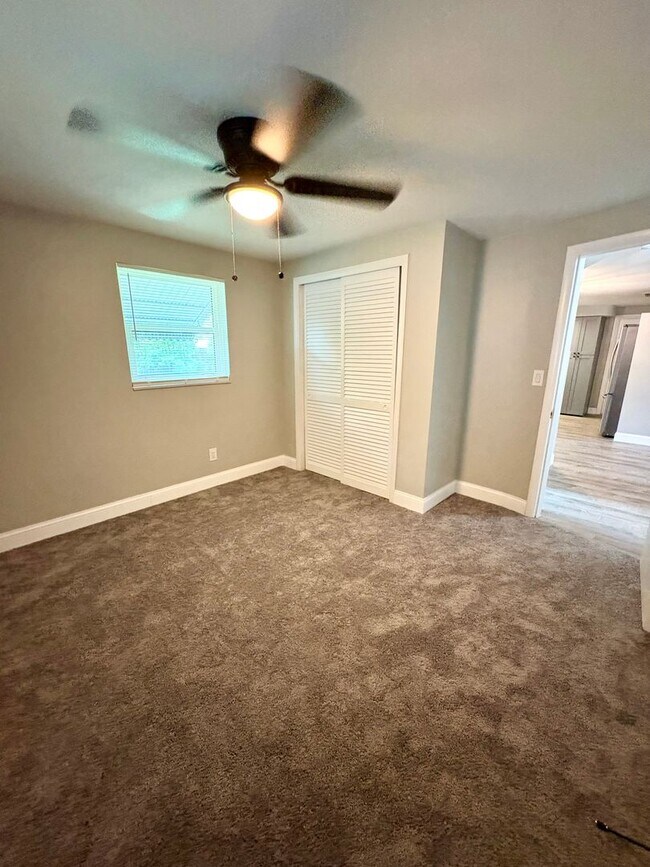 Building Photo - Fully Remodeled Beautiful Home with Bonus ...