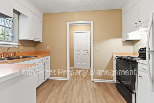 Building Photo - 260 Dorchester Manor Blvd