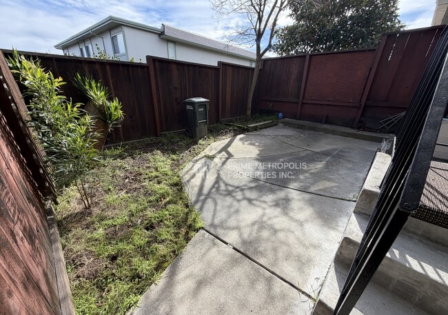 Building Photo - 3830 Fairfax Way