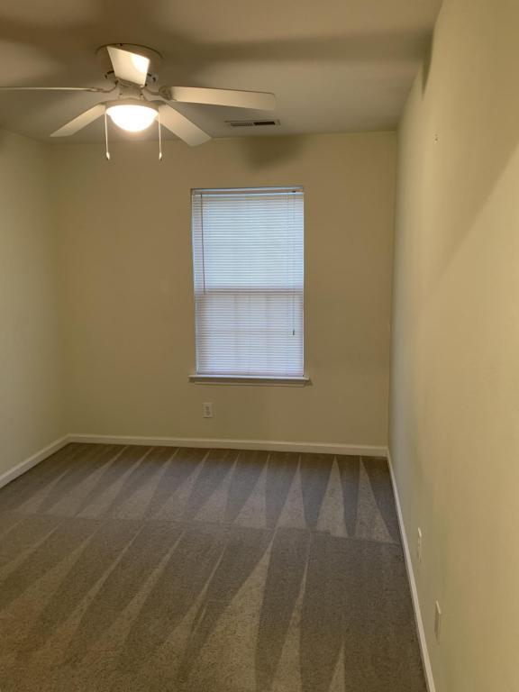 Building Photo - 853 Silvercrest Dr